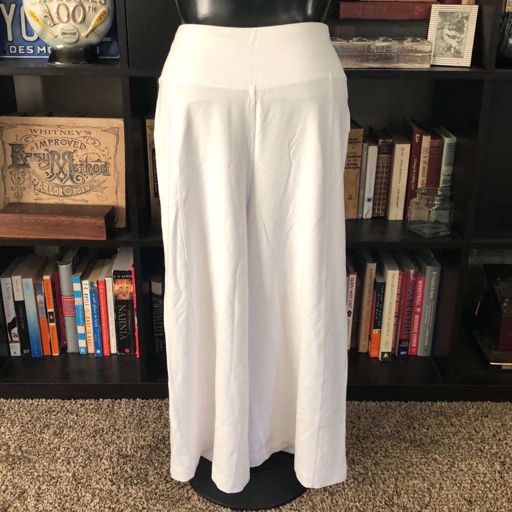 Lululemon White Wide Leg Cropped Yoga Pants